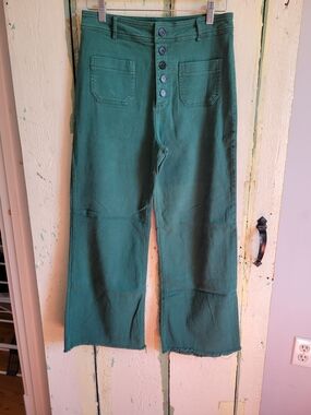 Green Wide-Leg Button-Fly Cut Off Pants